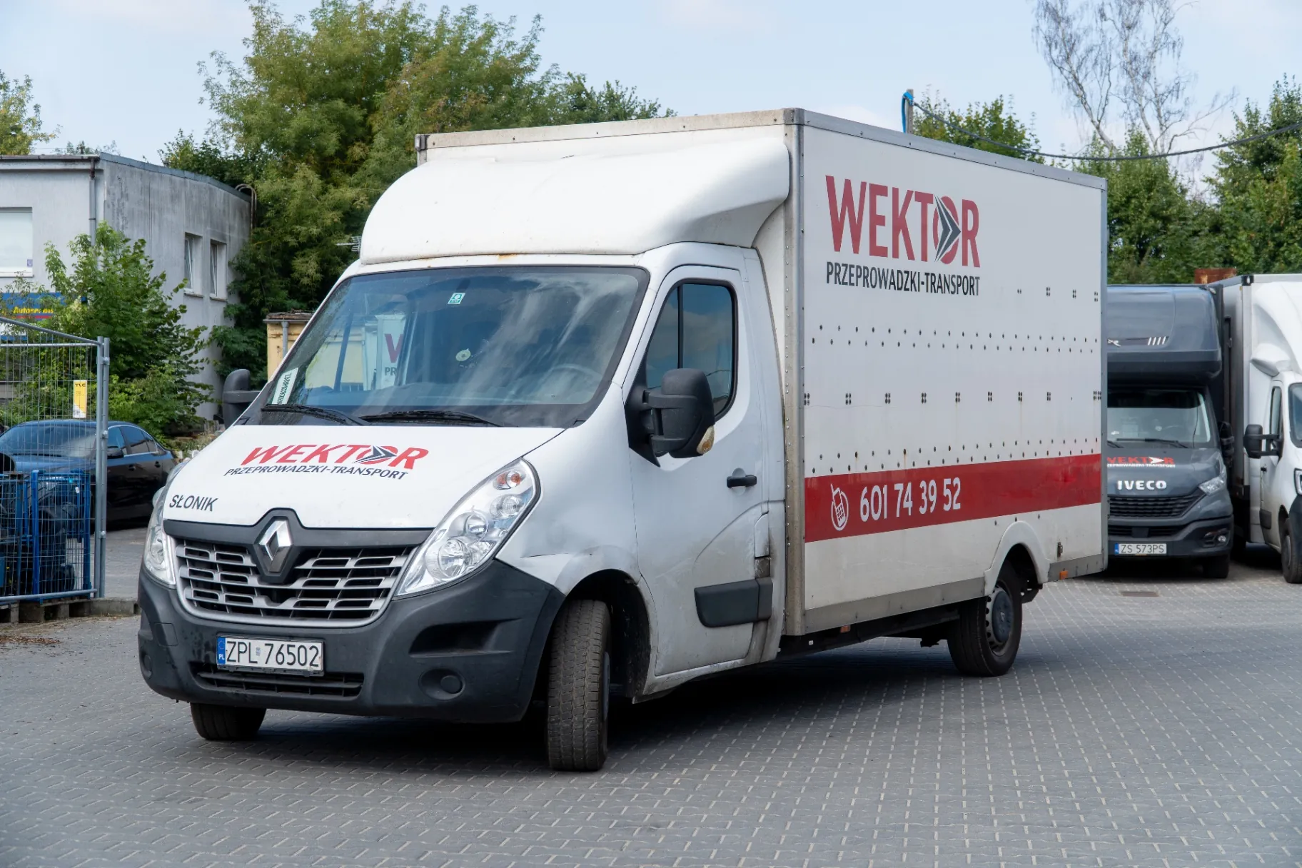 Słonik – Renault Master z zabudową Wektor, front