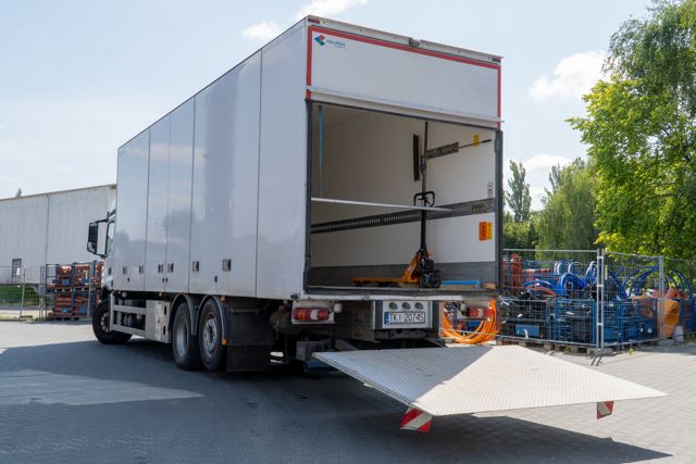 Lodzia – pojazd chłodniczy Wektor przygotowany do transportu wrażliwego ładunku